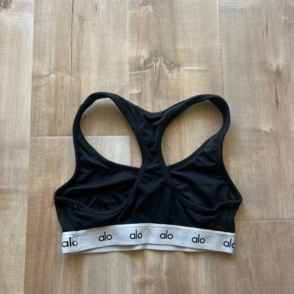 Alo Ribbed Bra - Picture 4 of 4